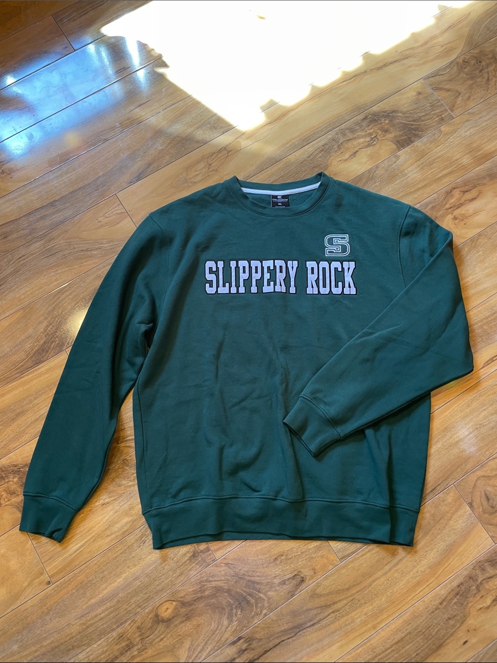 Men’s extra large, slippery rock university sweatshirt